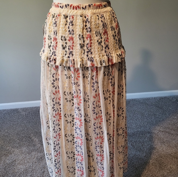 V. Cristina– Lt. Pastel, Orange, Blue, Peach/Natural Crochet Maxi Skirt (Size L) - Picture 6 of 15